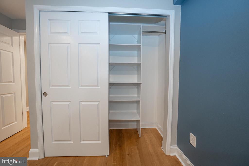 1919 CHESTNUT STREET Unit: 523-24