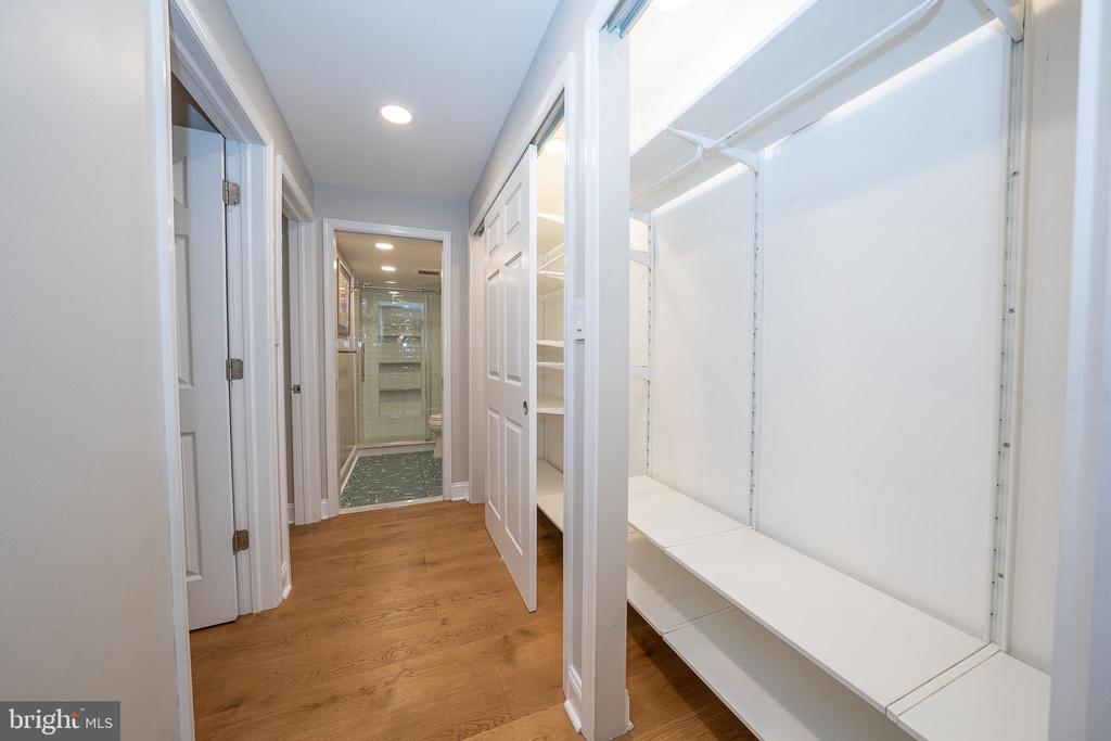 1919 CHESTNUT STREET Unit: 523-24