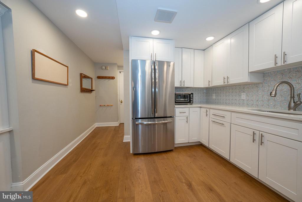 1919 CHESTNUT STREET Unit: 523-24