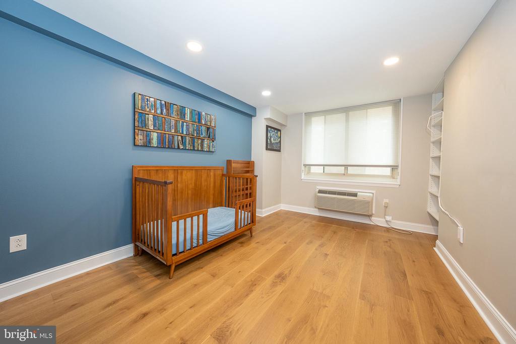 1919 CHESTNUT STREET Unit: 523-24
