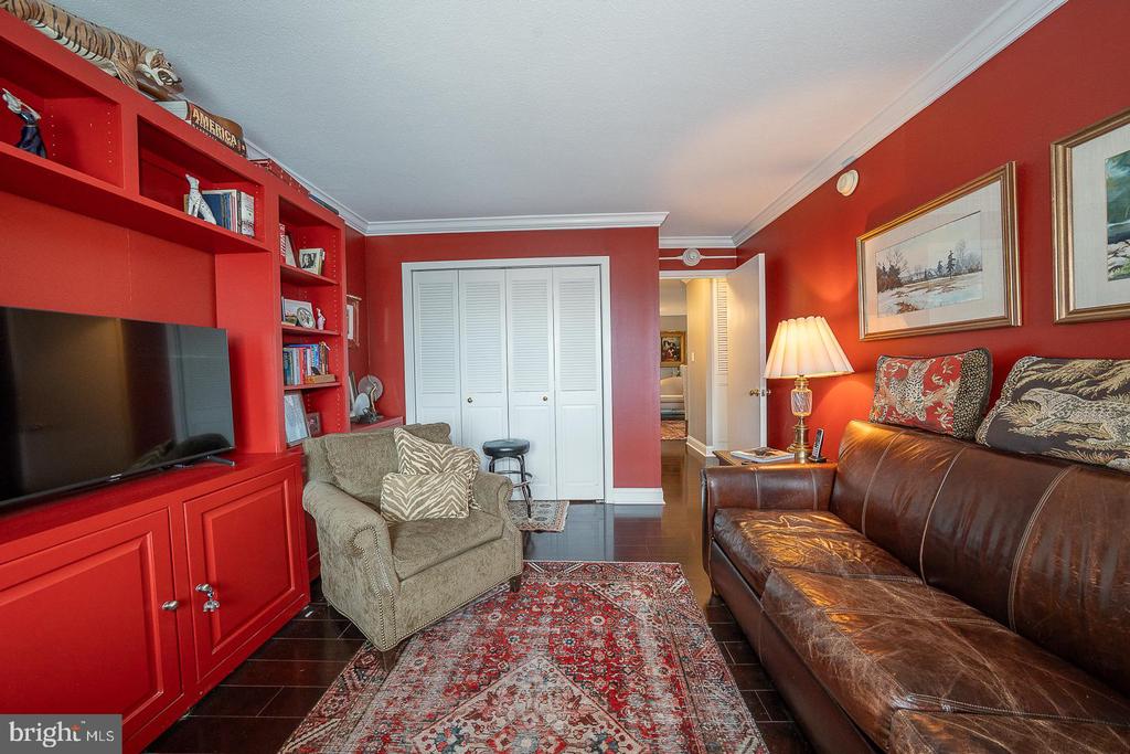 1919 CHESTNUT STREET Unit: 2118
