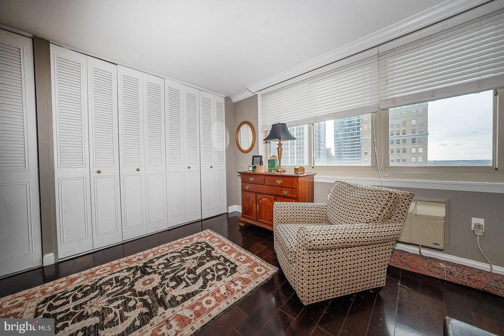 1919 CHESTNUT STREET Unit: 2118