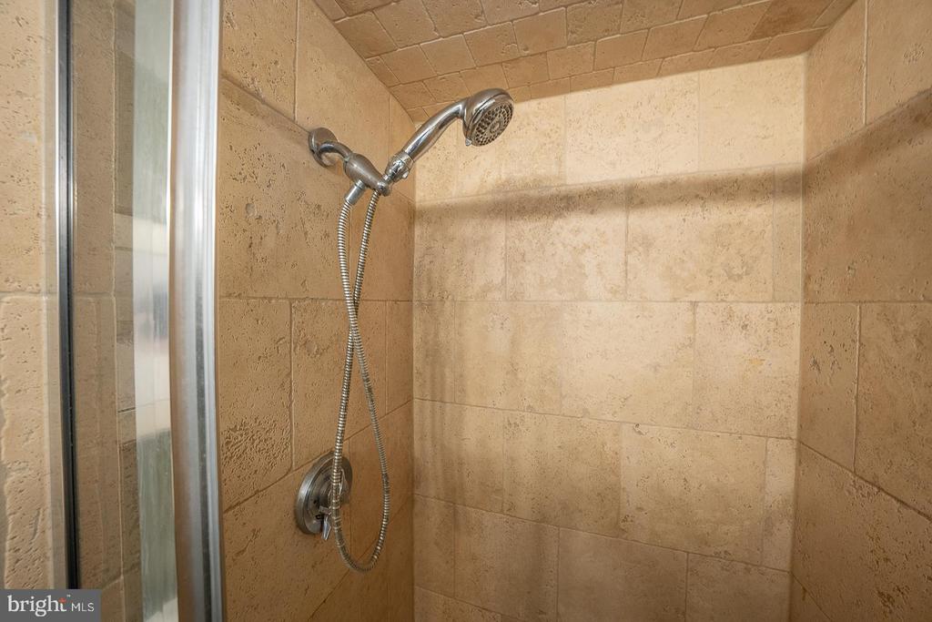 1919 CHESTNUT STREET Unit: 2118
