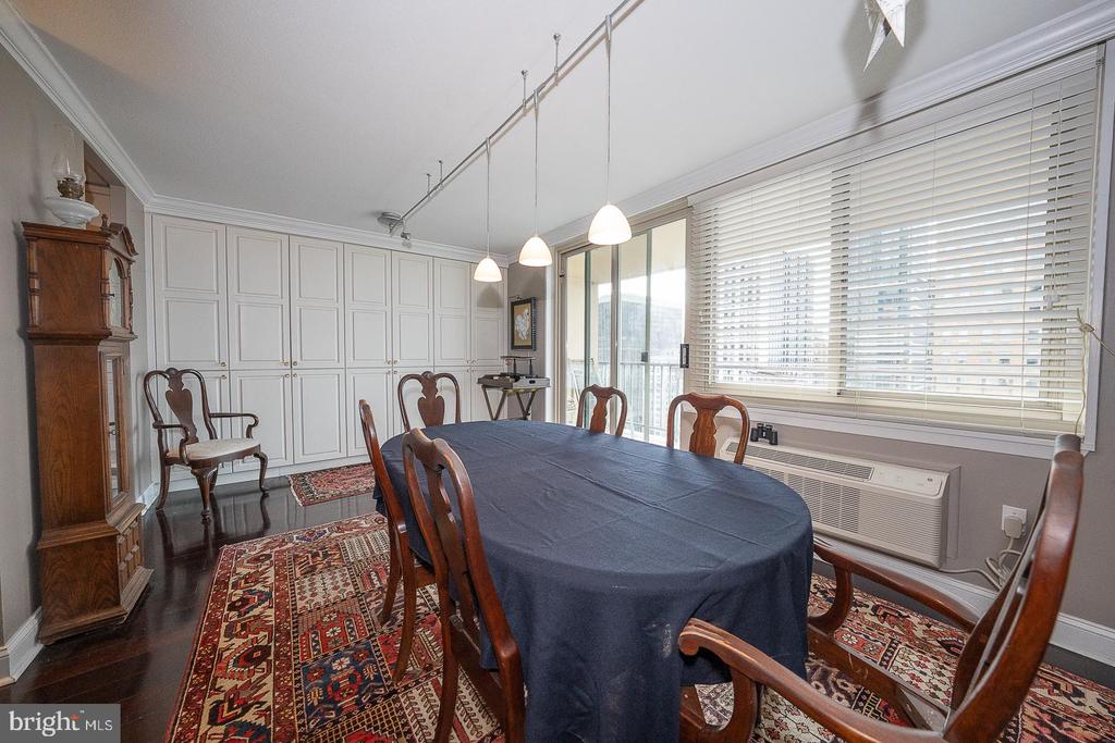 1919 CHESTNUT STREET Unit: 2118