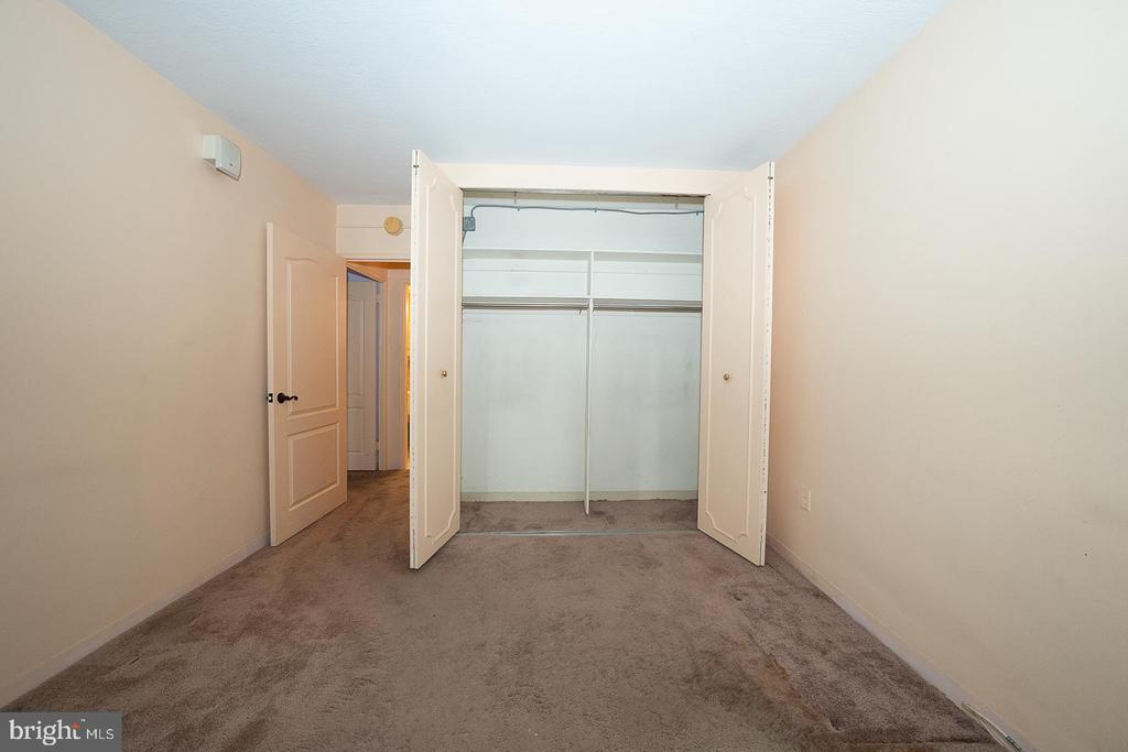 1900 JOHN F KENNEDY BOULEVARD Unit: 1012