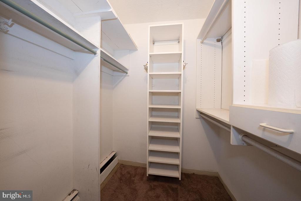 1900 JOHN F KENNEDY BOULEVARD Unit: 1012