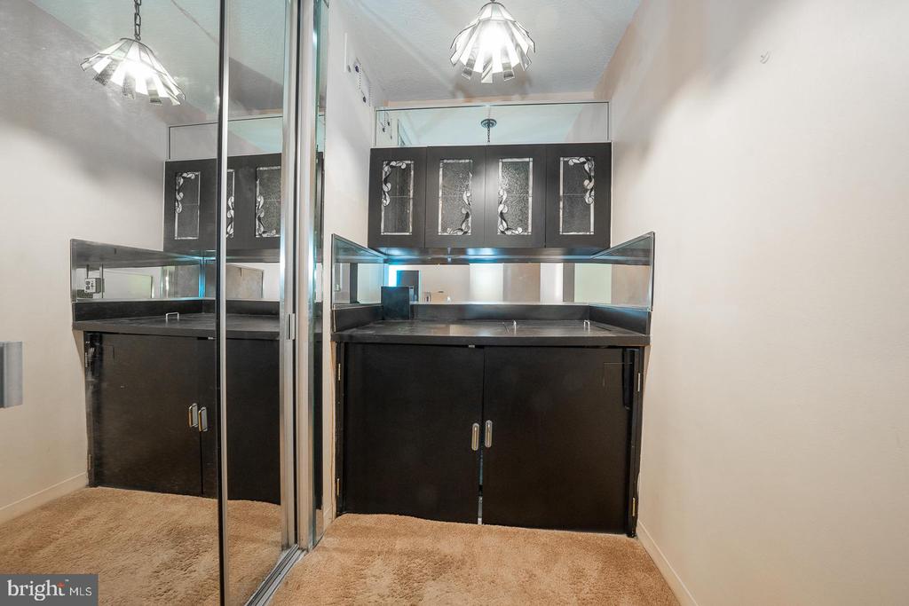 1900 JOHN F KENNEDY BOULEVARD Unit: 1012