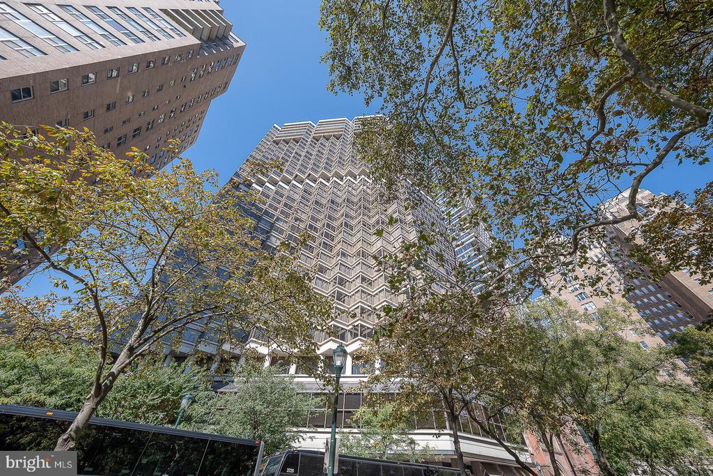 202 W RITTENHOUSE SQUARE Unit: 1205