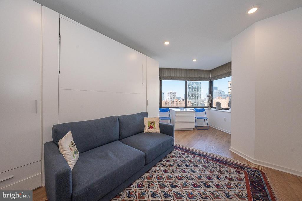 202 W RITTENHOUSE SQUARE Unit: 1205