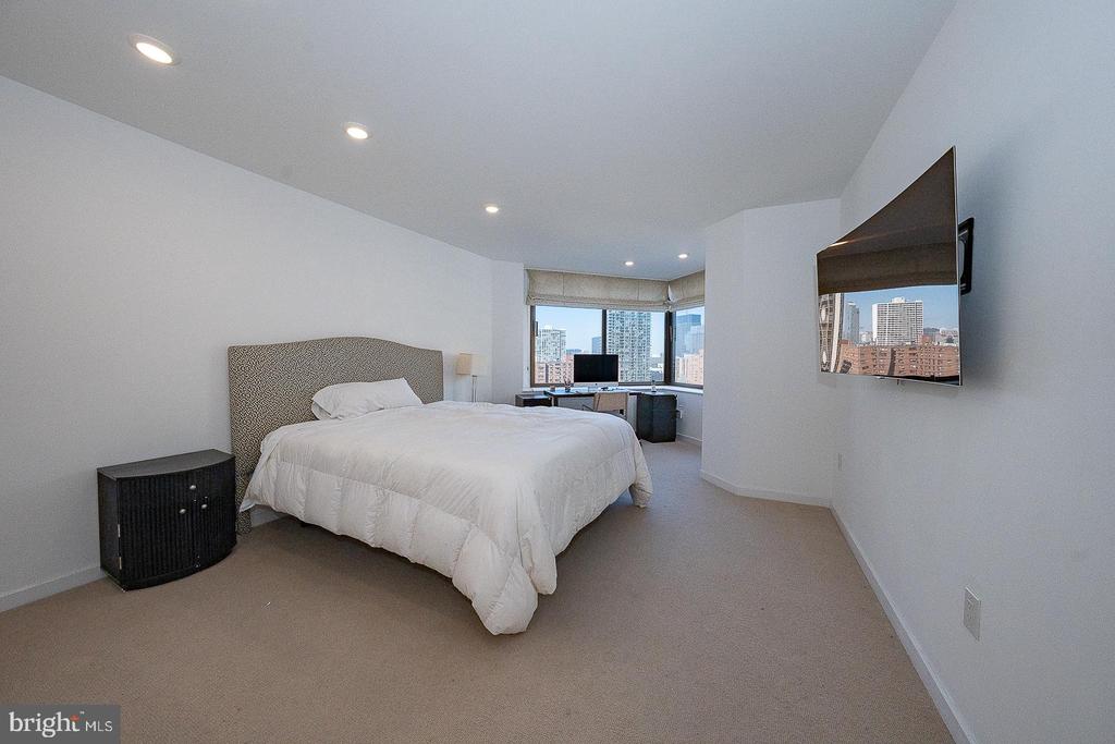 202 W RITTENHOUSE SQUARE Unit: 1205