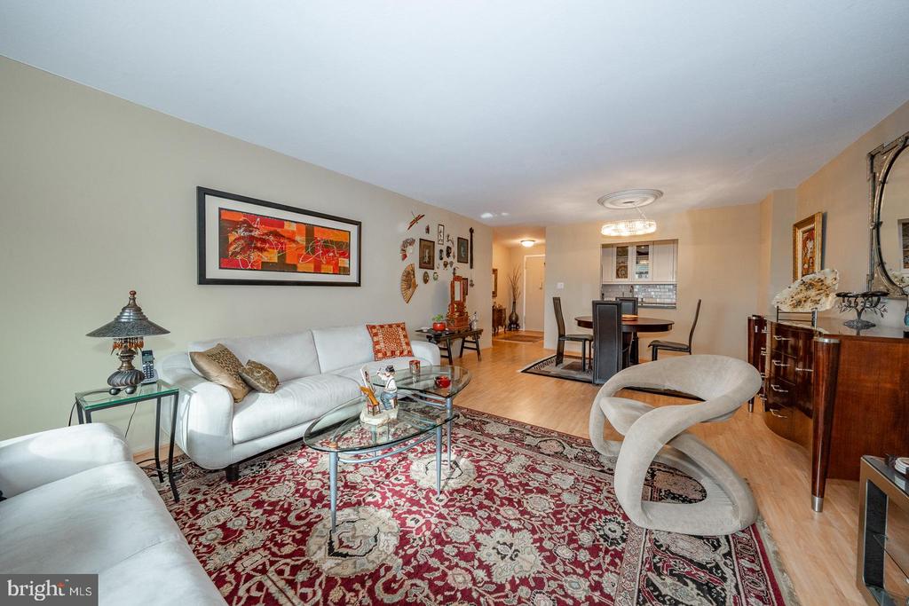 1919 CHESTNUT STREET Unit: 2709