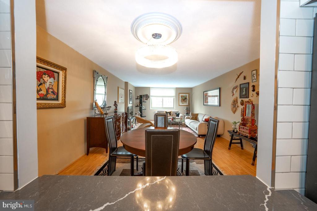 1919 CHESTNUT STREET Unit: 2709