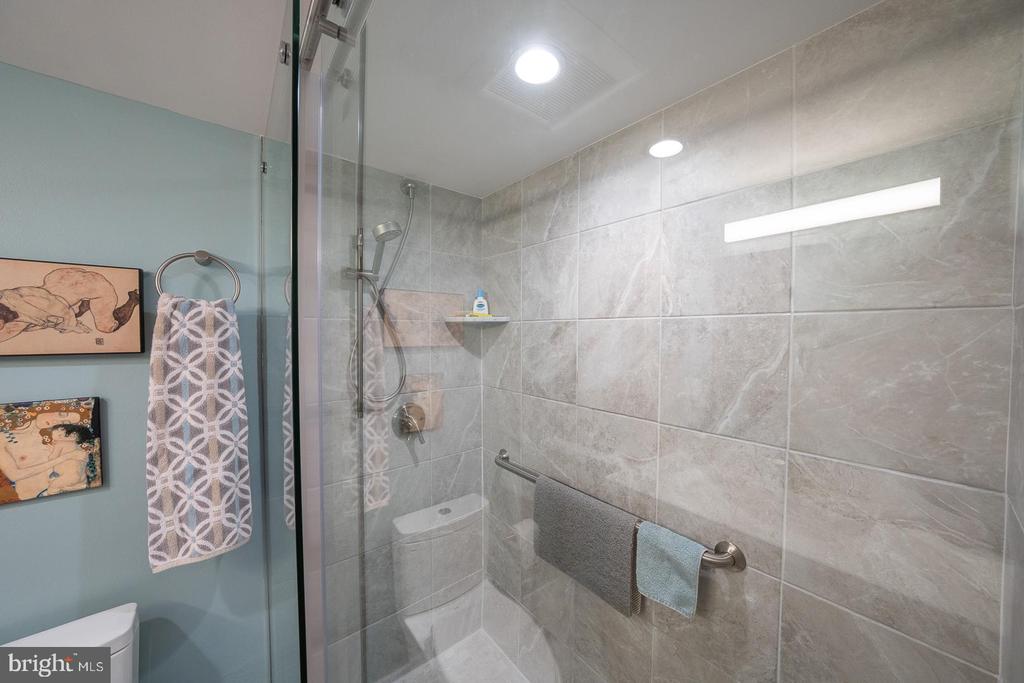 1919 CHESTNUT STREET Unit: 2709
