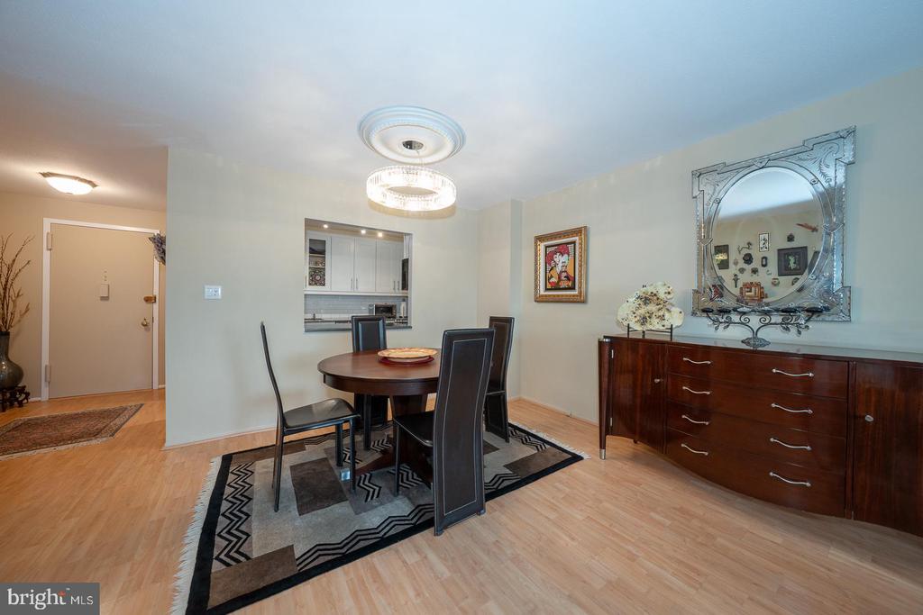 1919 CHESTNUT STREET Unit: 2709