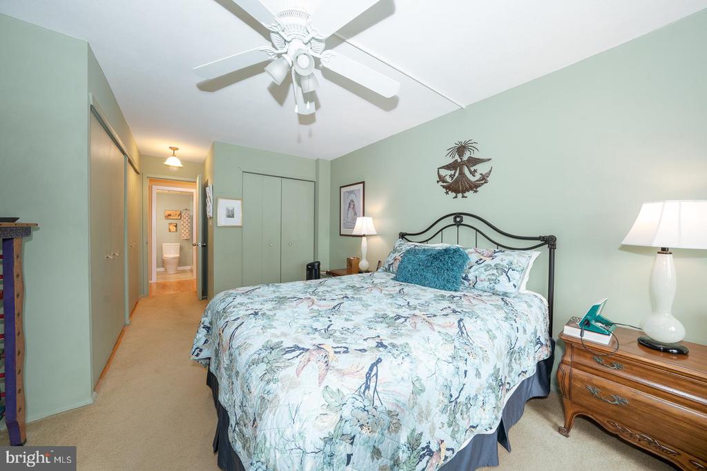 1919 CHESTNUT STREET Unit: 2709