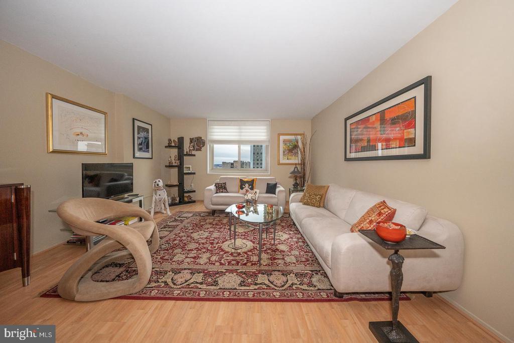 1919 CHESTNUT STREET Unit: 2709