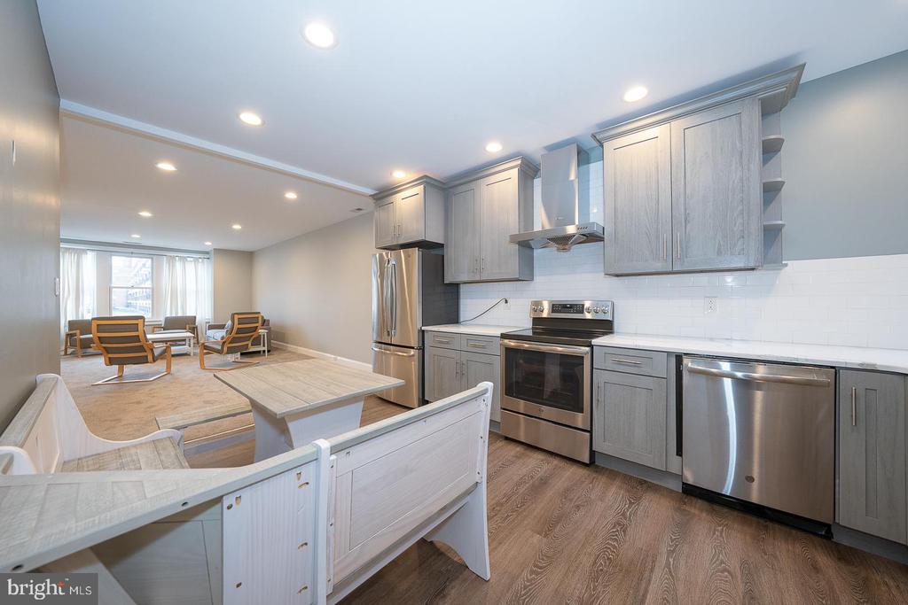 524 S 3RD STREET Unit: 3RD FLOOR
