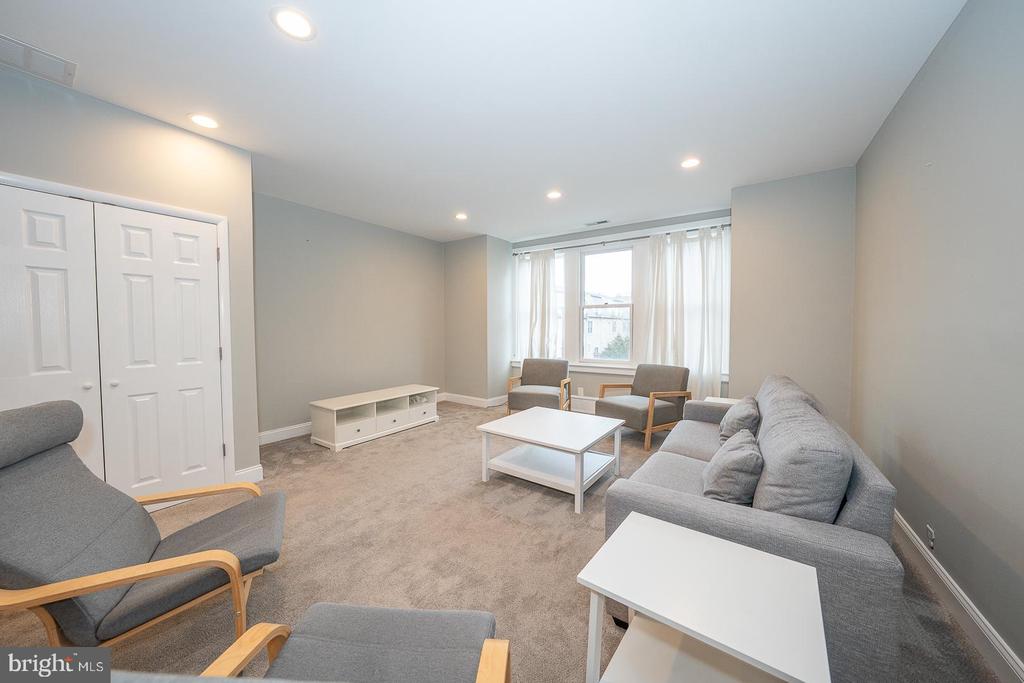 524 S 3RD STREET Unit: 3RD FLOOR