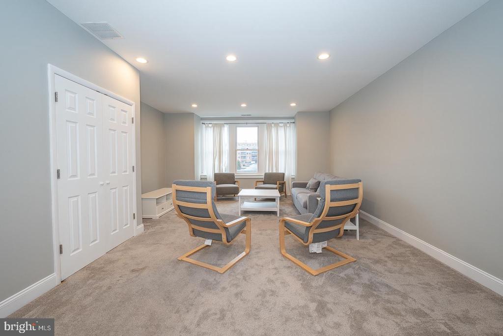 524 S 3RD STREET Unit: 3RD FLOOR