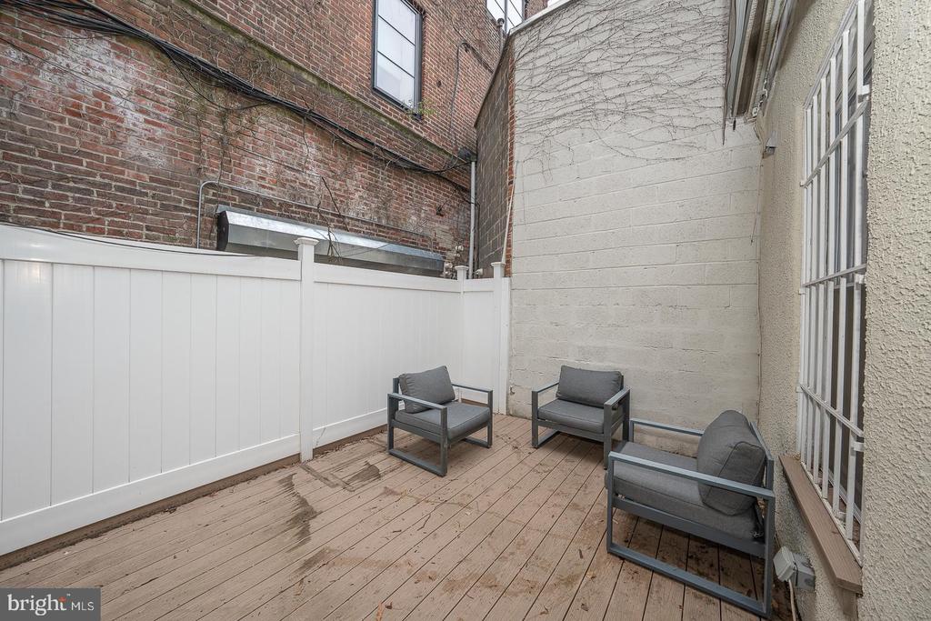 524 S 3RD STREET Unit: 1