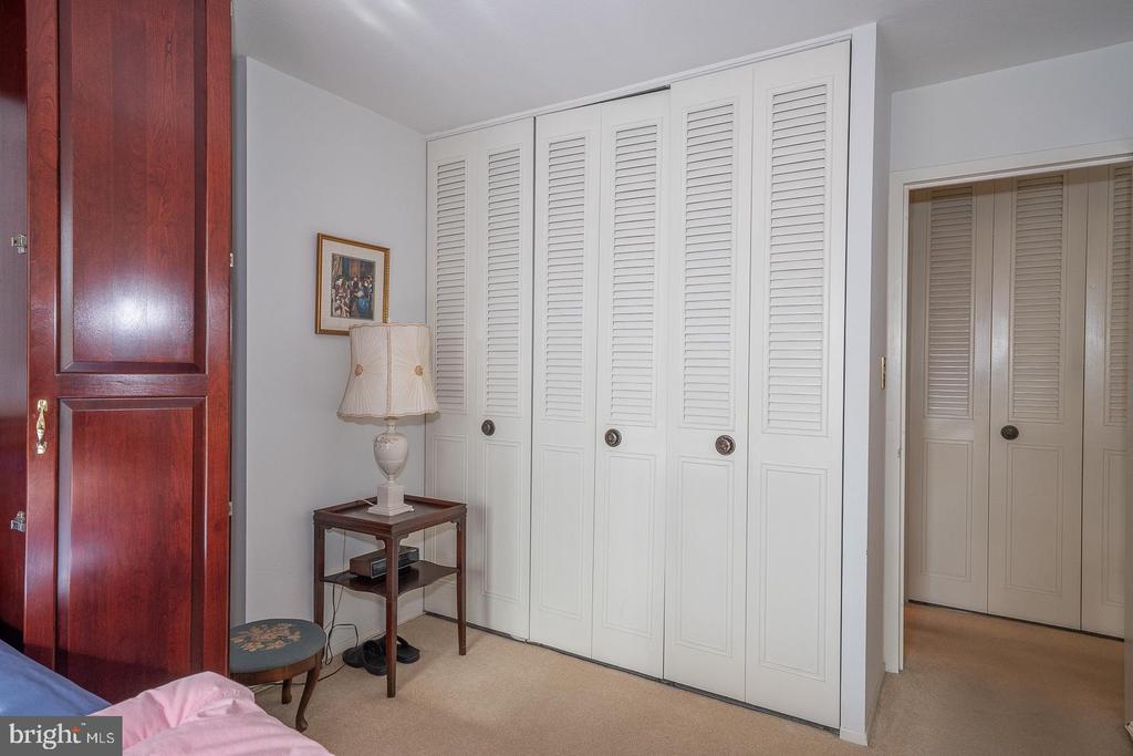 1919 CHESTNUT STREET Unit: 1316