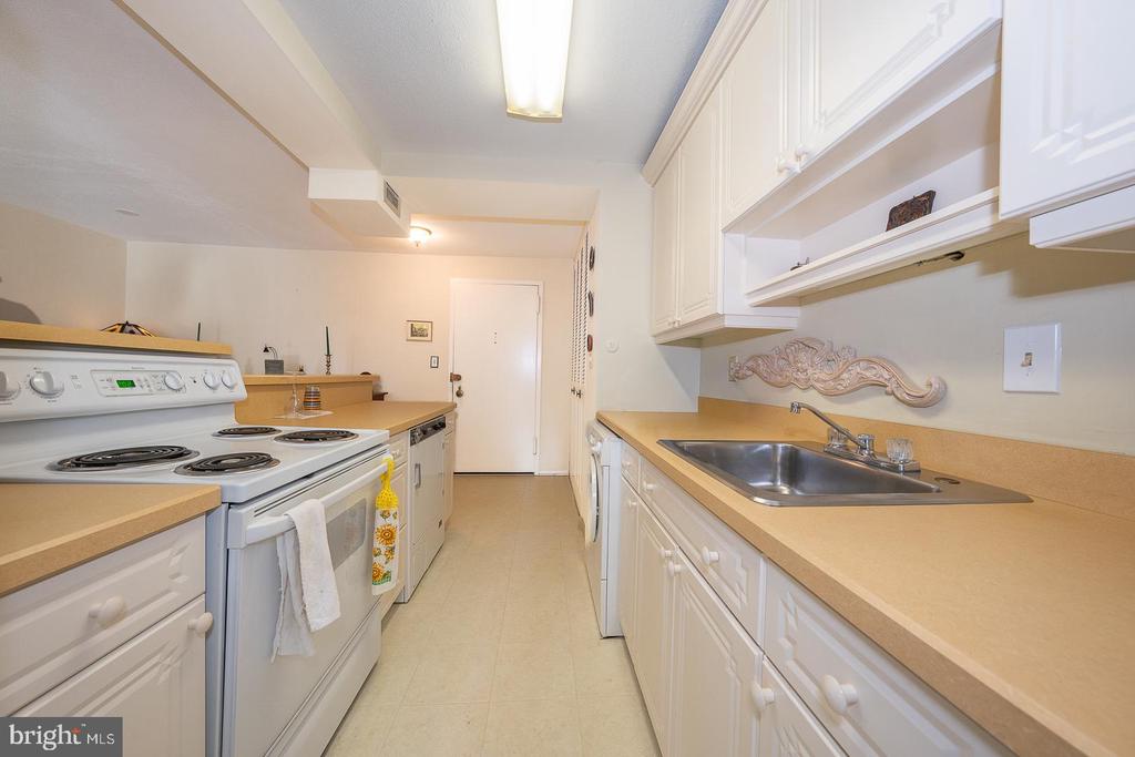 1919 CHESTNUT STREET Unit: 1316