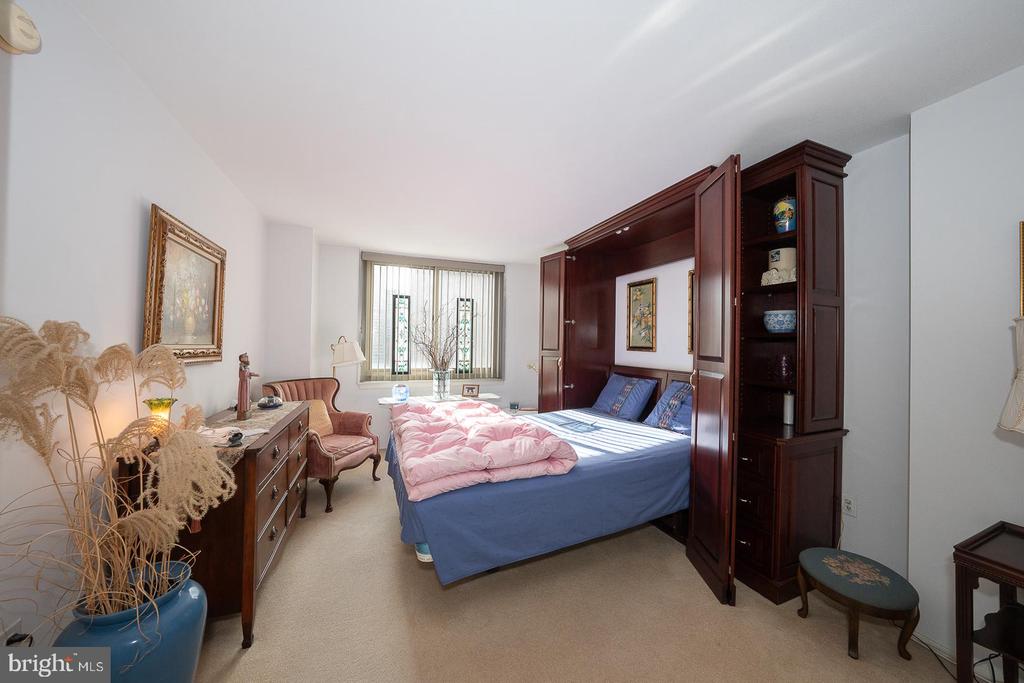 1919 CHESTNUT STREET Unit: 1316