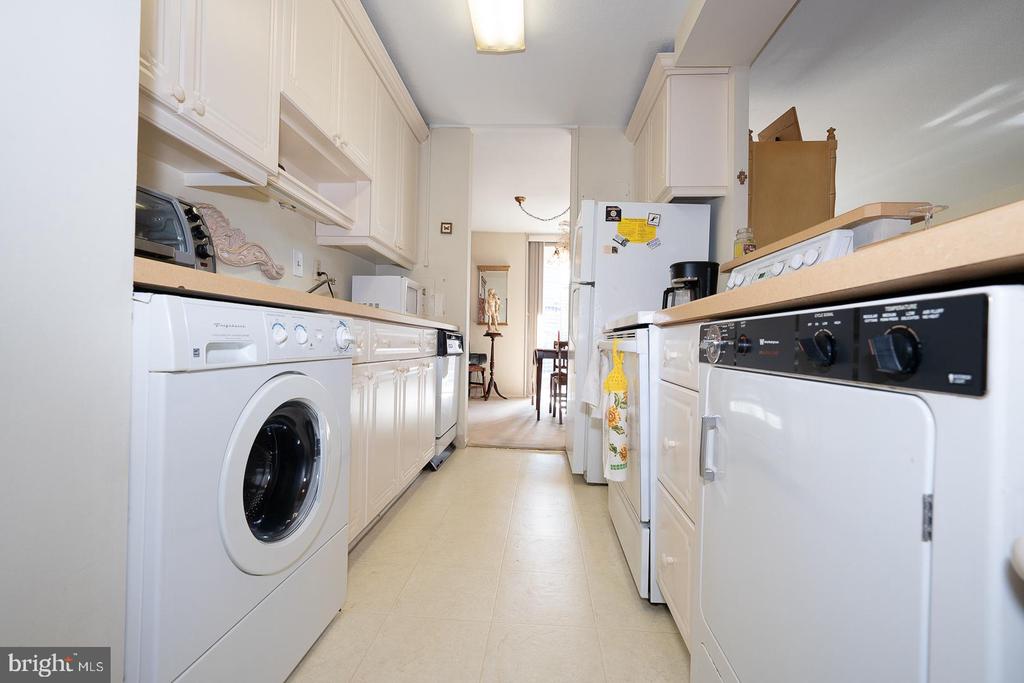 1919 CHESTNUT STREET Unit: 1316