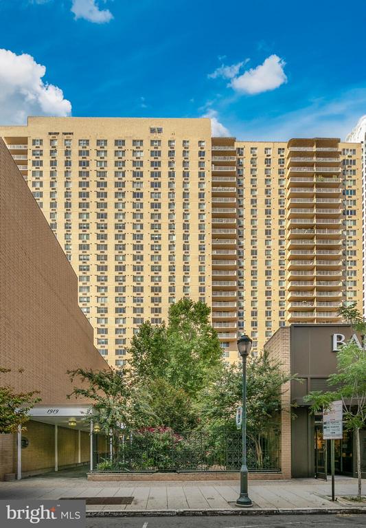 1919 CHESTNUT STREET Unit: 2703