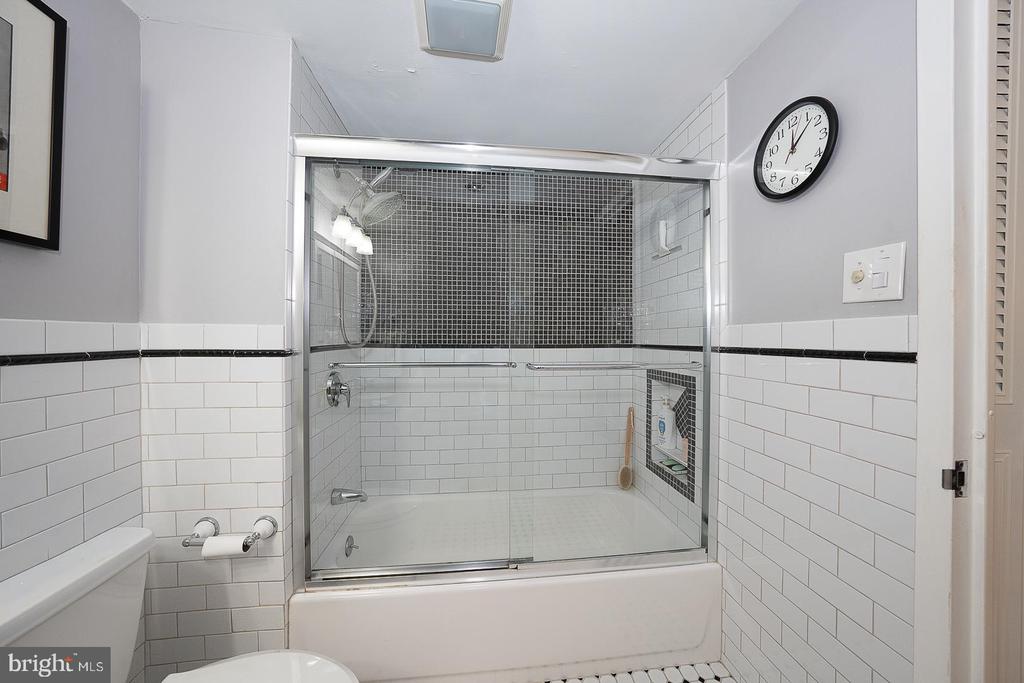 1919 CHESTNUT STREET Unit: 2703