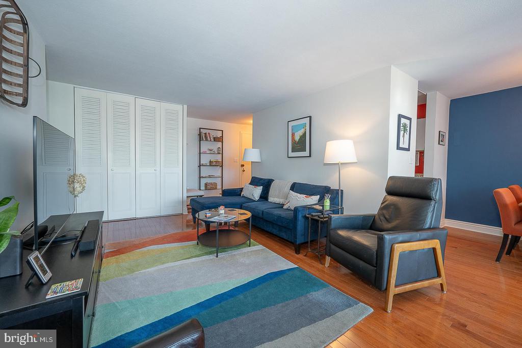1919 CHESTNUT STREET Unit: 2703