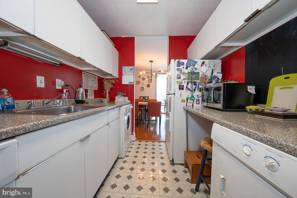 1919 CHESTNUT STREET Unit: 2703