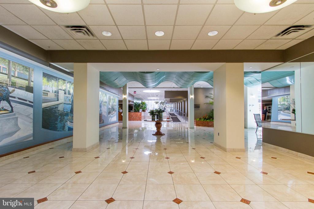 1919 CHESTNUT STREET Unit: 2703