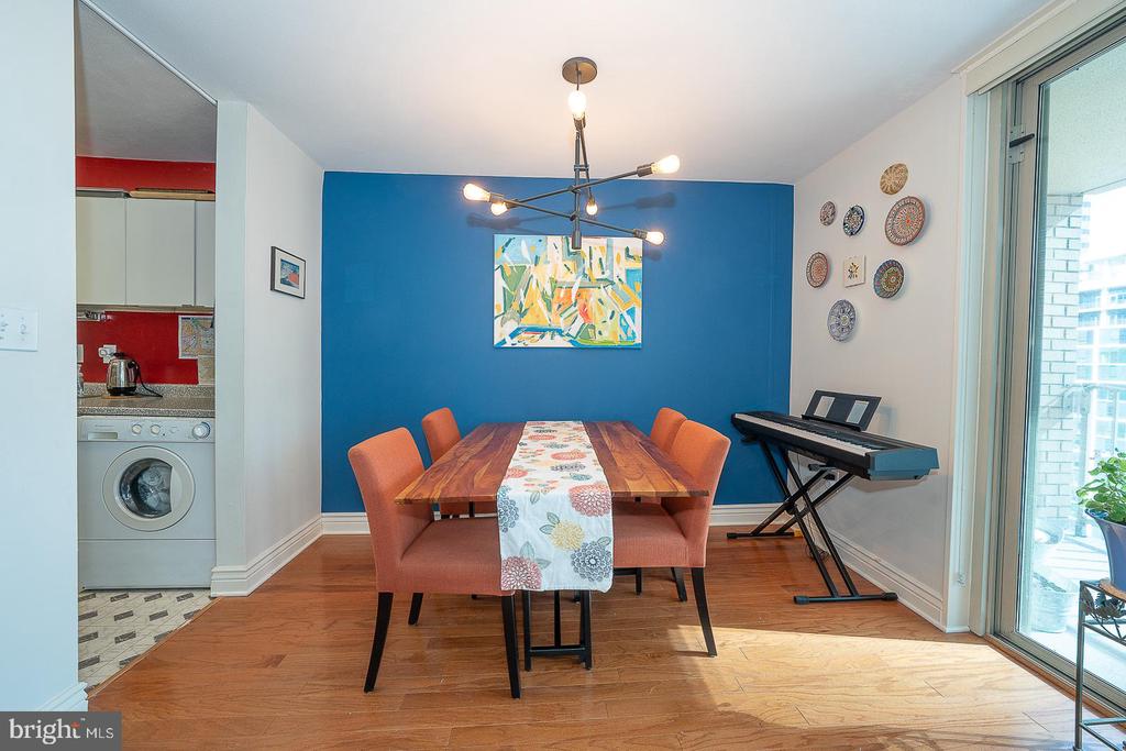1919 CHESTNUT STREET Unit: 2703
