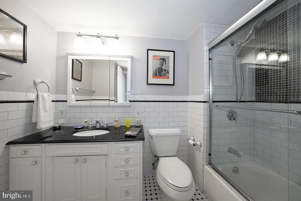 1919 CHESTNUT STREET Unit: 2703