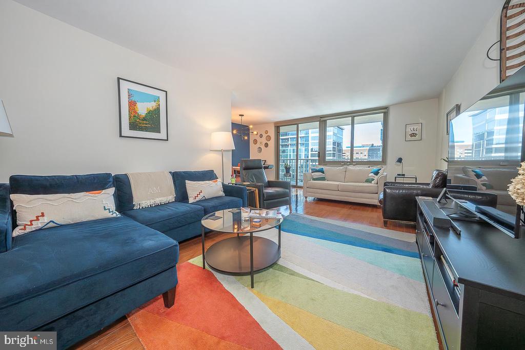 1919 CHESTNUT STREET Unit: 2703
