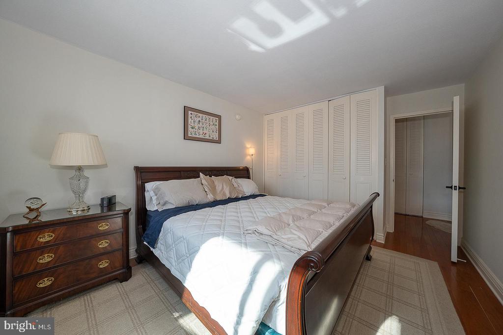 1919 CHESTNUT STREET Unit: 2703