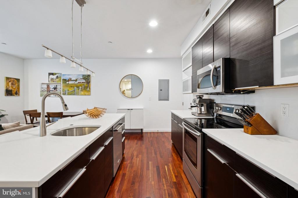 2000 KIMBALL STREET Unit: B4