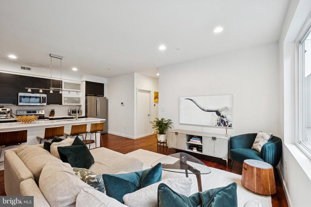 2000 KIMBALL STREET Unit: B4