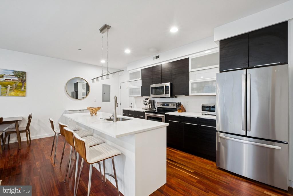 2000 KIMBALL STREET Unit: B4