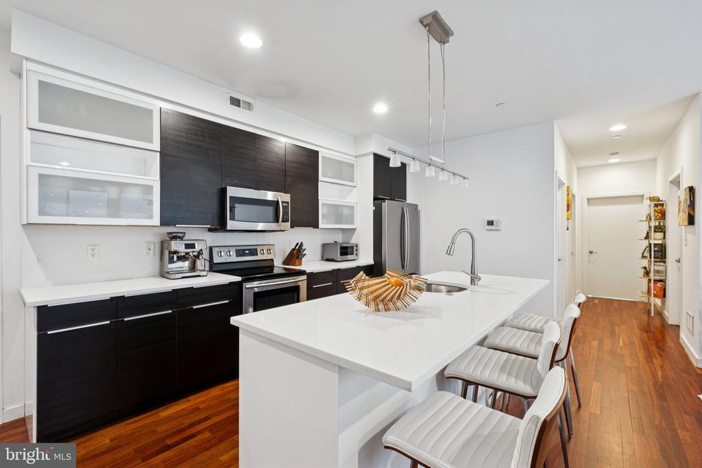 2000 KIMBALL STREET Unit: B4
