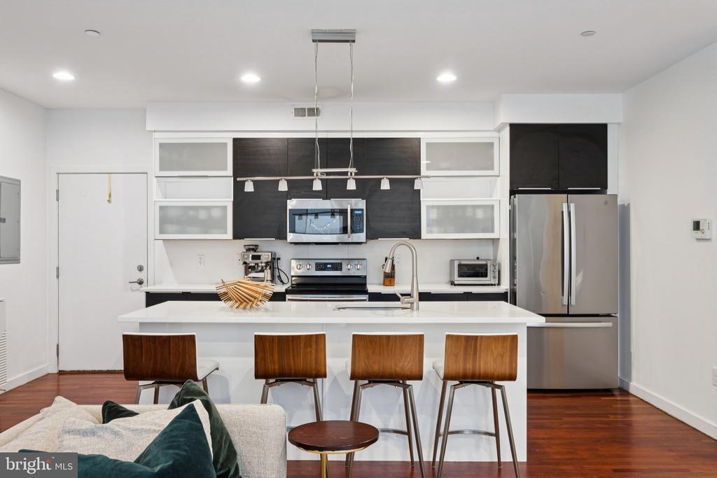 2000 KIMBALL STREET Unit: B4