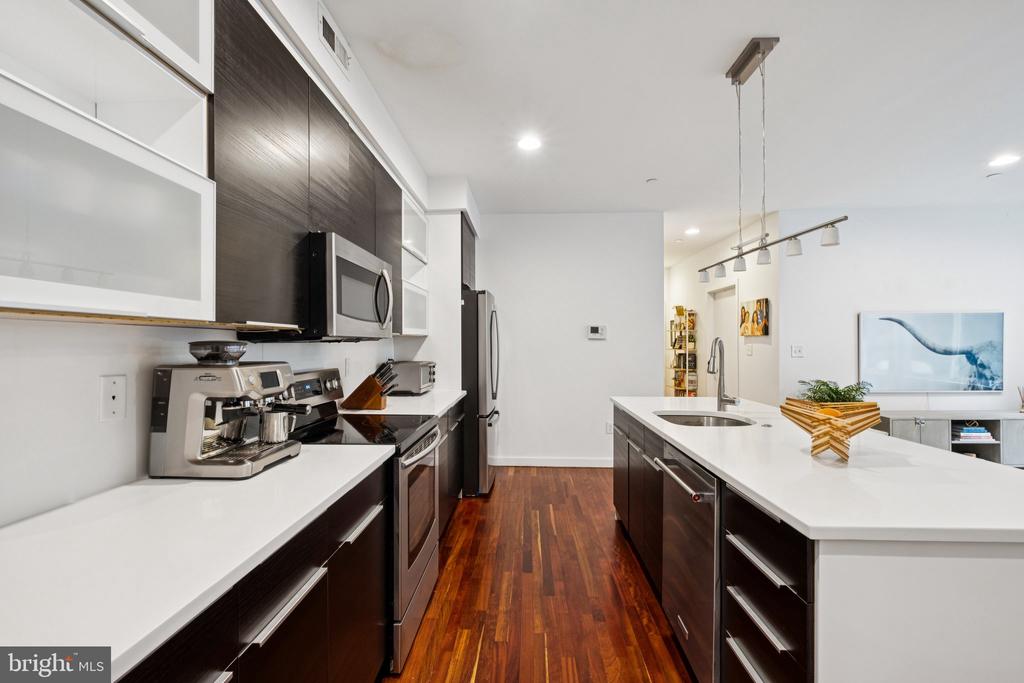 2000 KIMBALL STREET Unit: B4