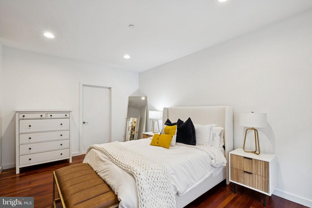 2000 KIMBALL STREET Unit: B4