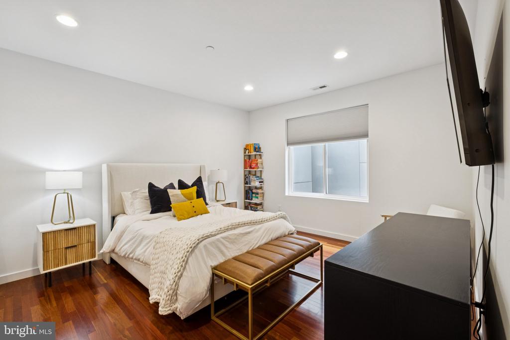 2000 KIMBALL STREET Unit: B4