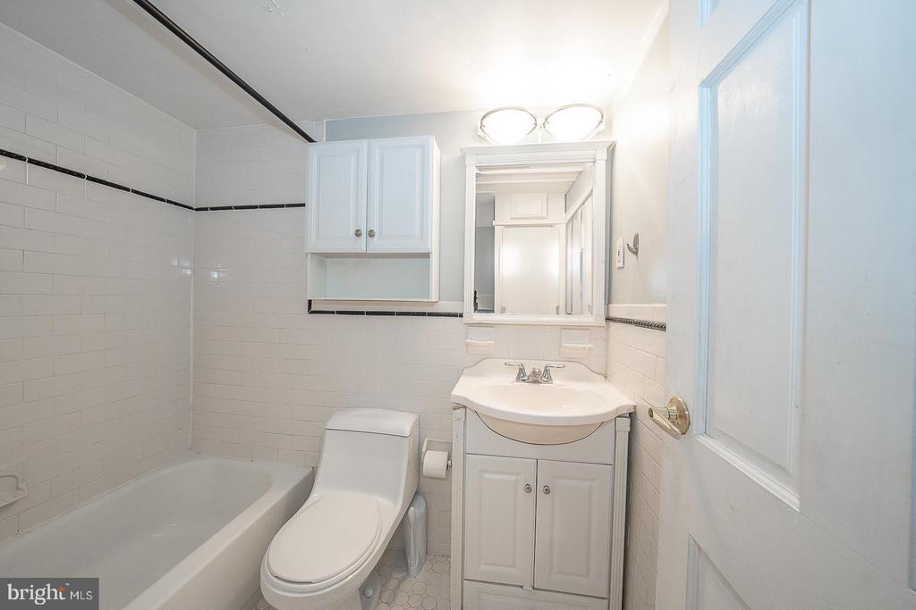 1726 WALLACE STREET Unit: 101