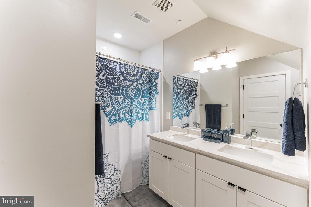 614 W MASTER STREET Unit: 1