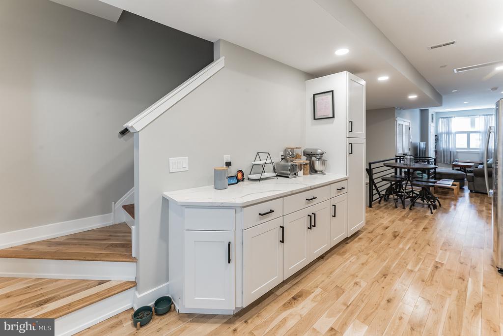 614 W MASTER STREET Unit: 1