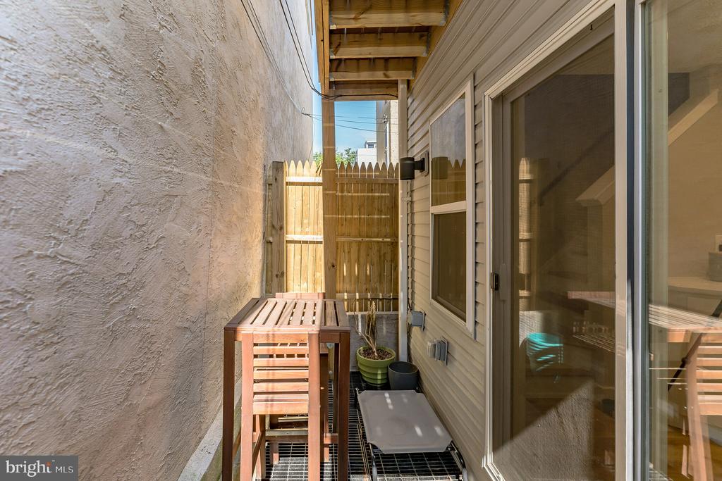 614 W MASTER STREET Unit: 1