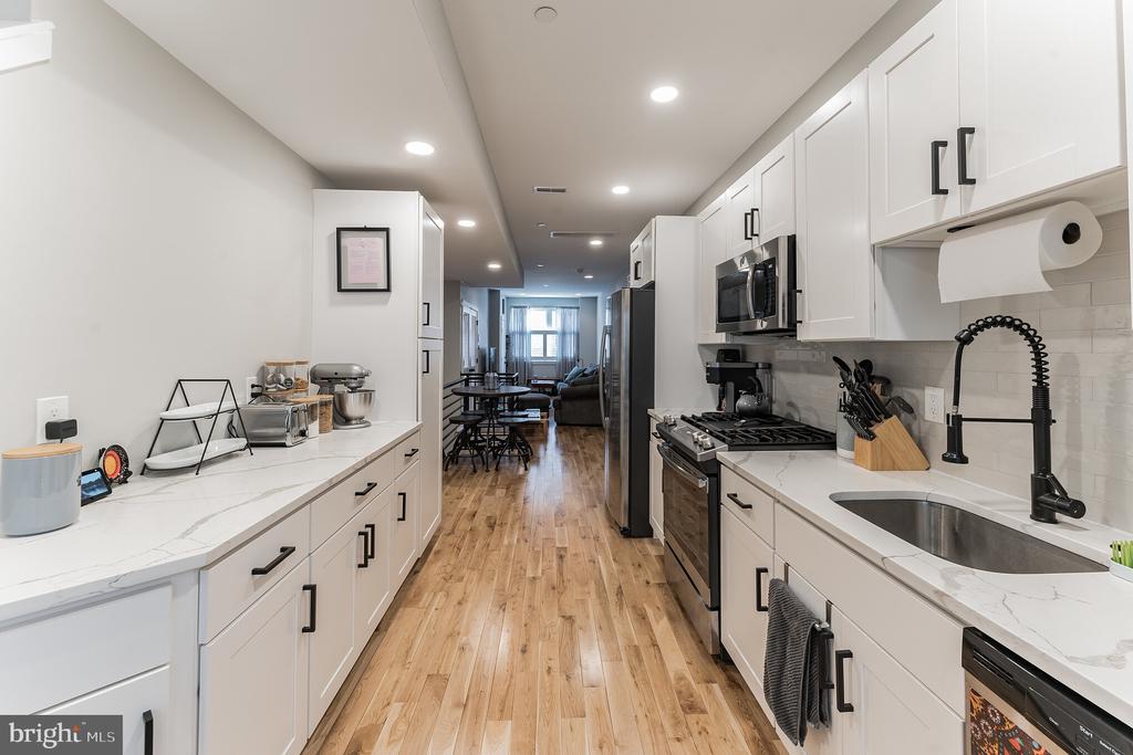 614 W MASTER STREET Unit: 1